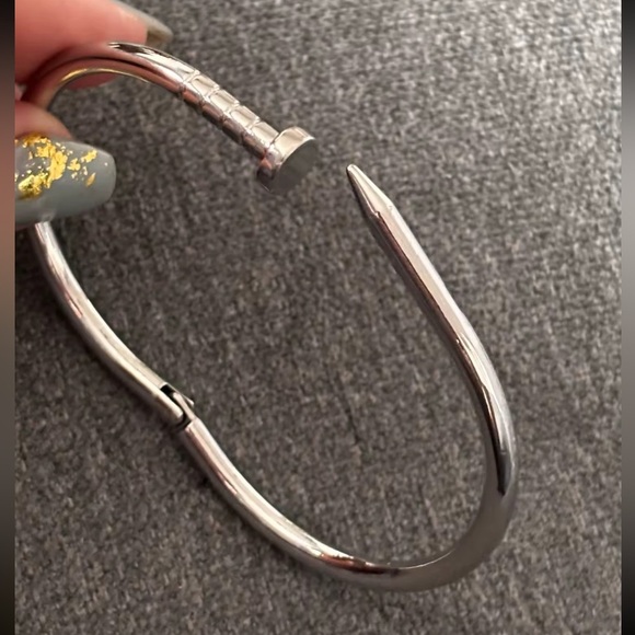 Juste En Clou Nail Gold Stainless Steel Waterproof Minimalist Bracelet - Picture 8 of 8